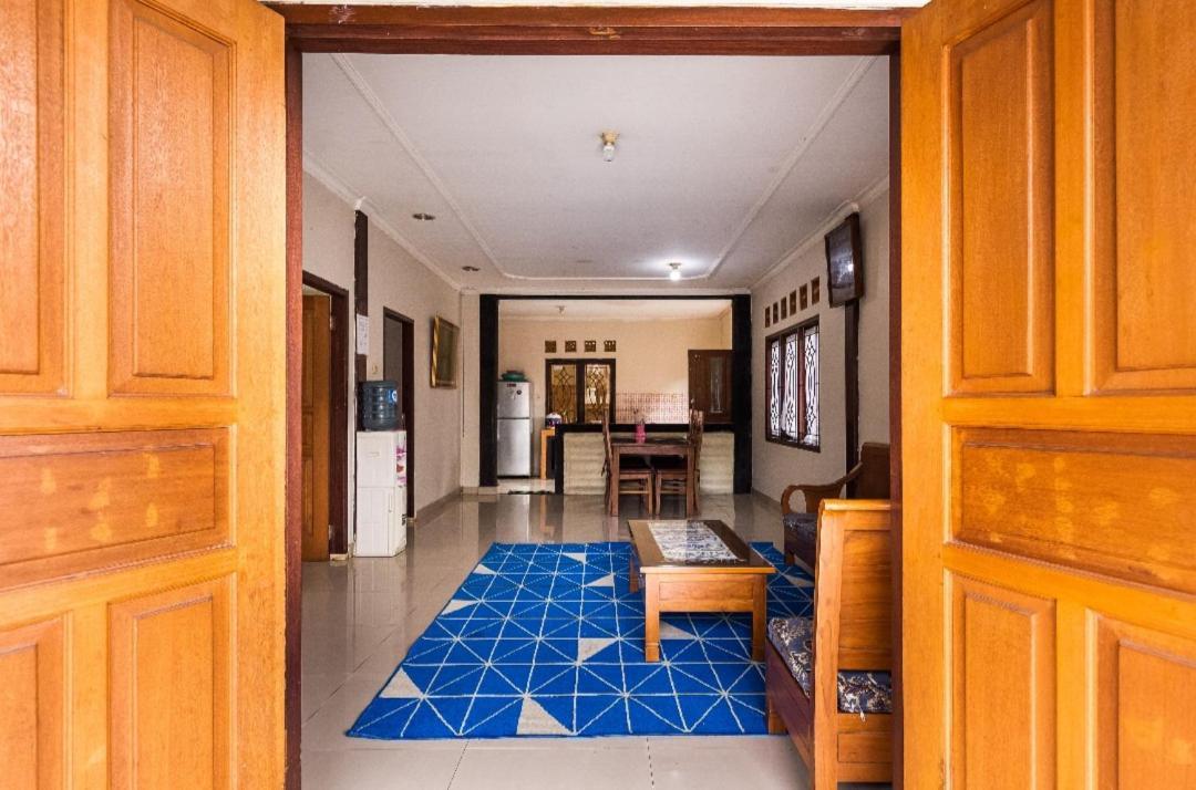 Villa Anjung Balak Cisarua Buitenkant foto