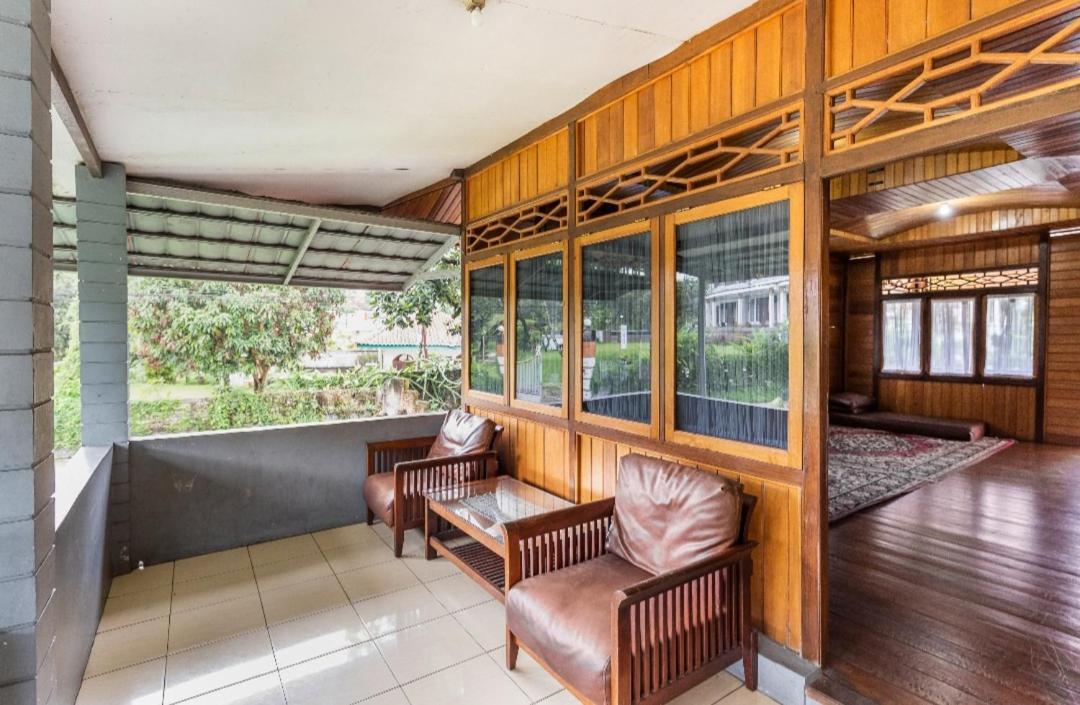 Villa Anjung Balak Cisarua Buitenkant foto