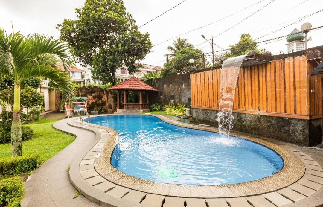 Villa Anjung Balak Cisarua Buitenkant foto