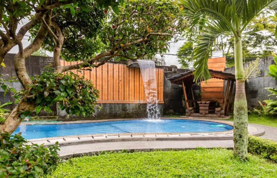 Villa Anjung Balak Cisarua Buitenkant foto